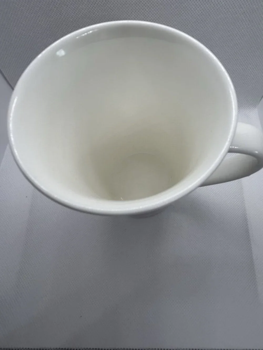 Starbucks Coffee ABSTRACT 12oz Cup Mug White Red Gold 2014 Holiday